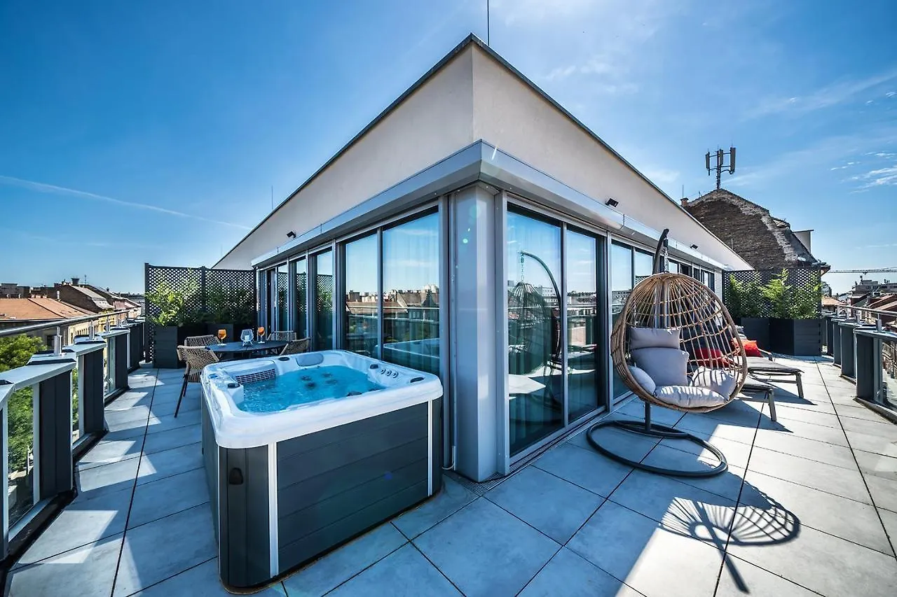 Up Hotel Budapest
