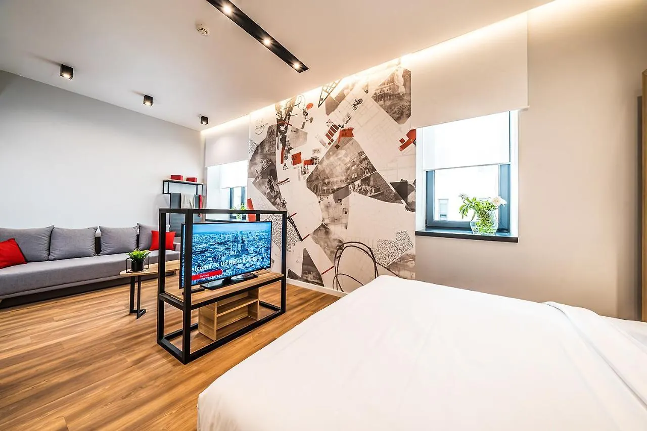 Up Hotel Budapest 4*,
