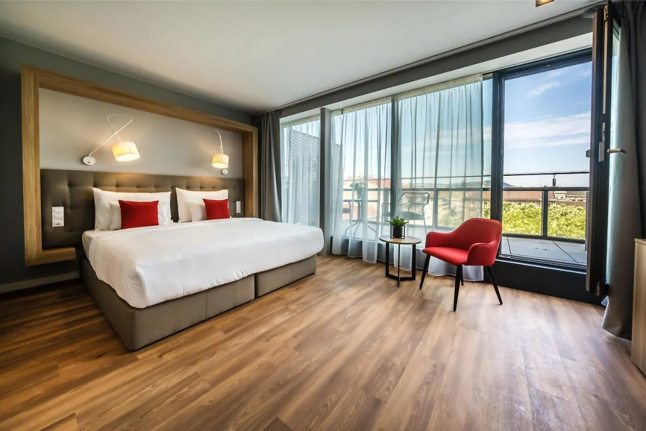 Up Hotel Budapest