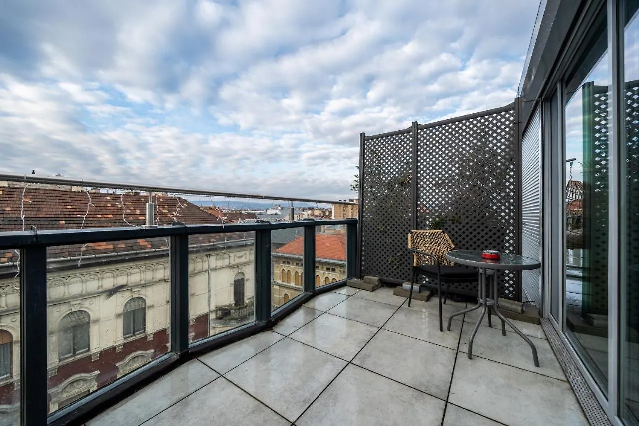 Up Hotel Budapest